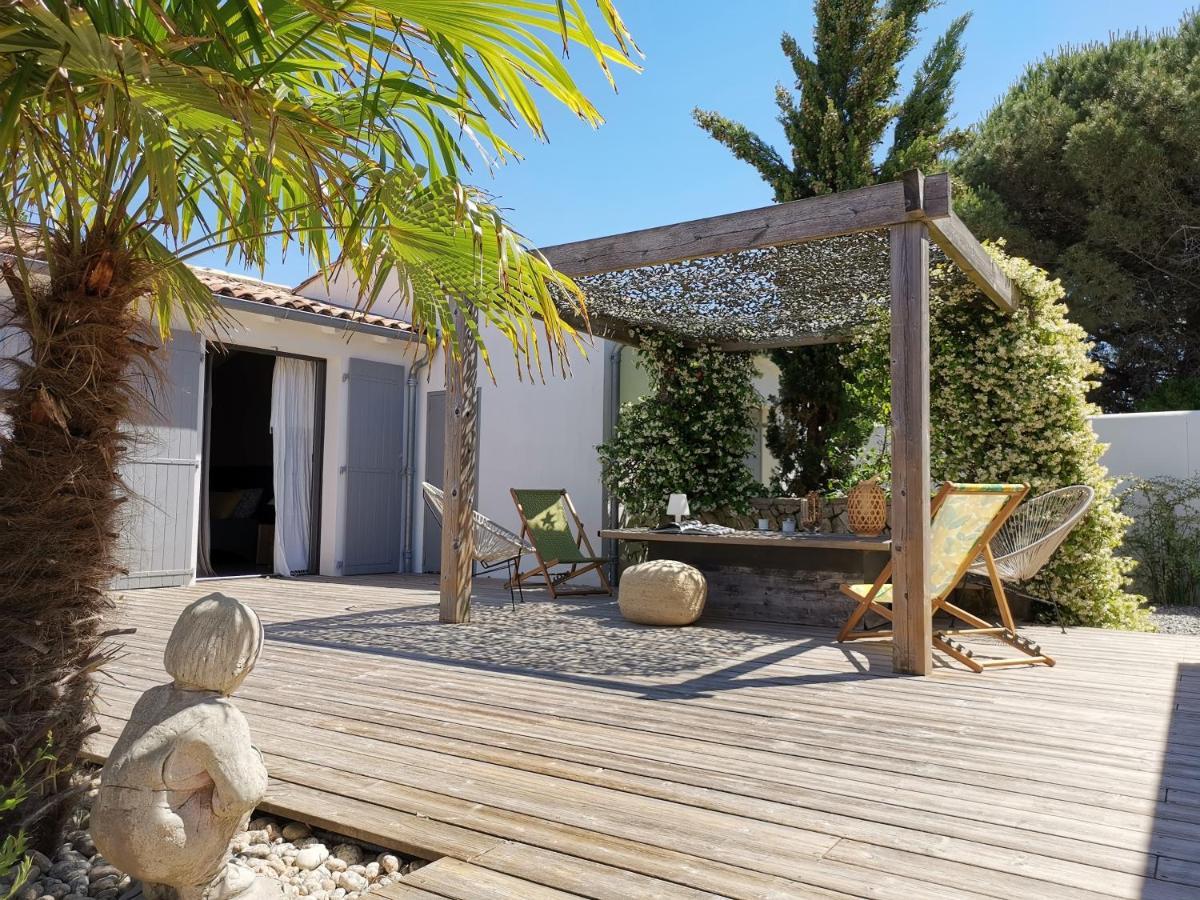 Derriere La Plage : Suite, Patio Et Pergola Le Bois-Plage-en-Ré Exteriör bild
